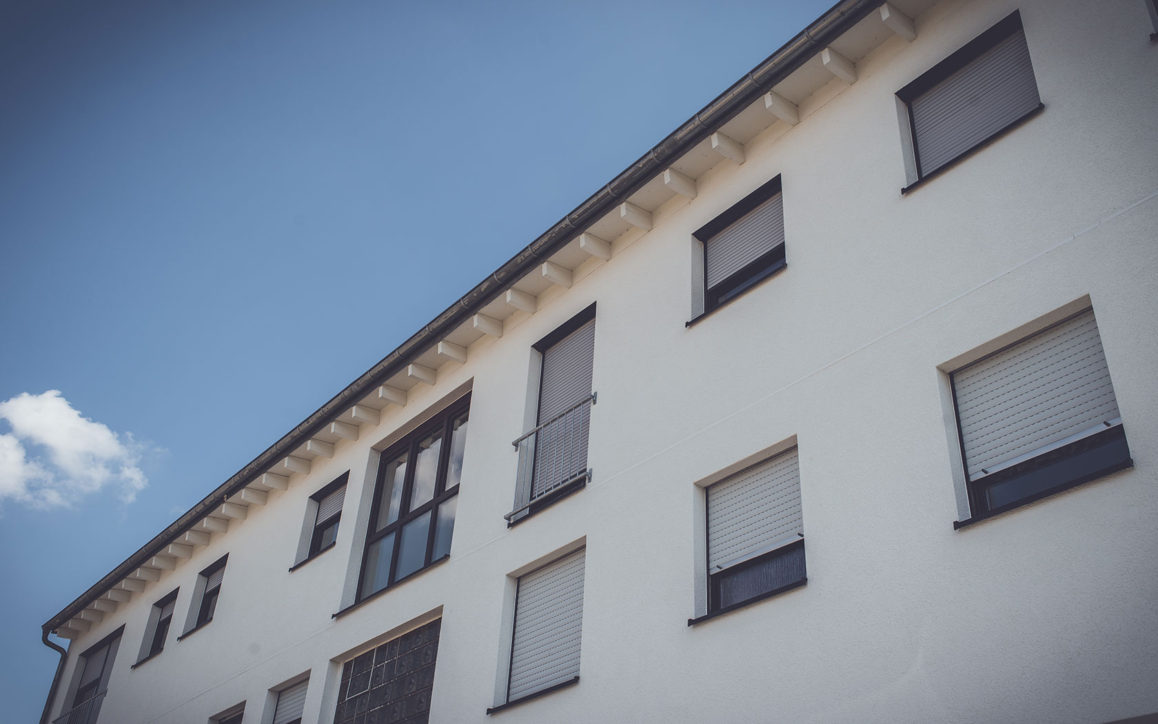 Holzbau Kruger – Referenzen - Aufstockung Bürogebäude mit Blechfassade